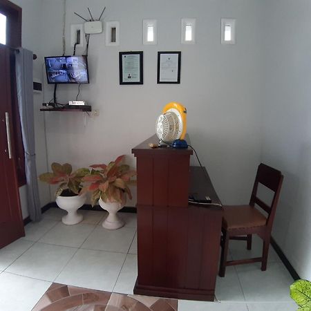 Oyo 2826 Panderman Residence Blitar Kültér fotó