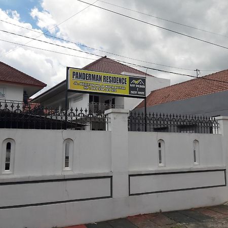 Oyo 2826 Panderman Residence Blitar Kültér fotó