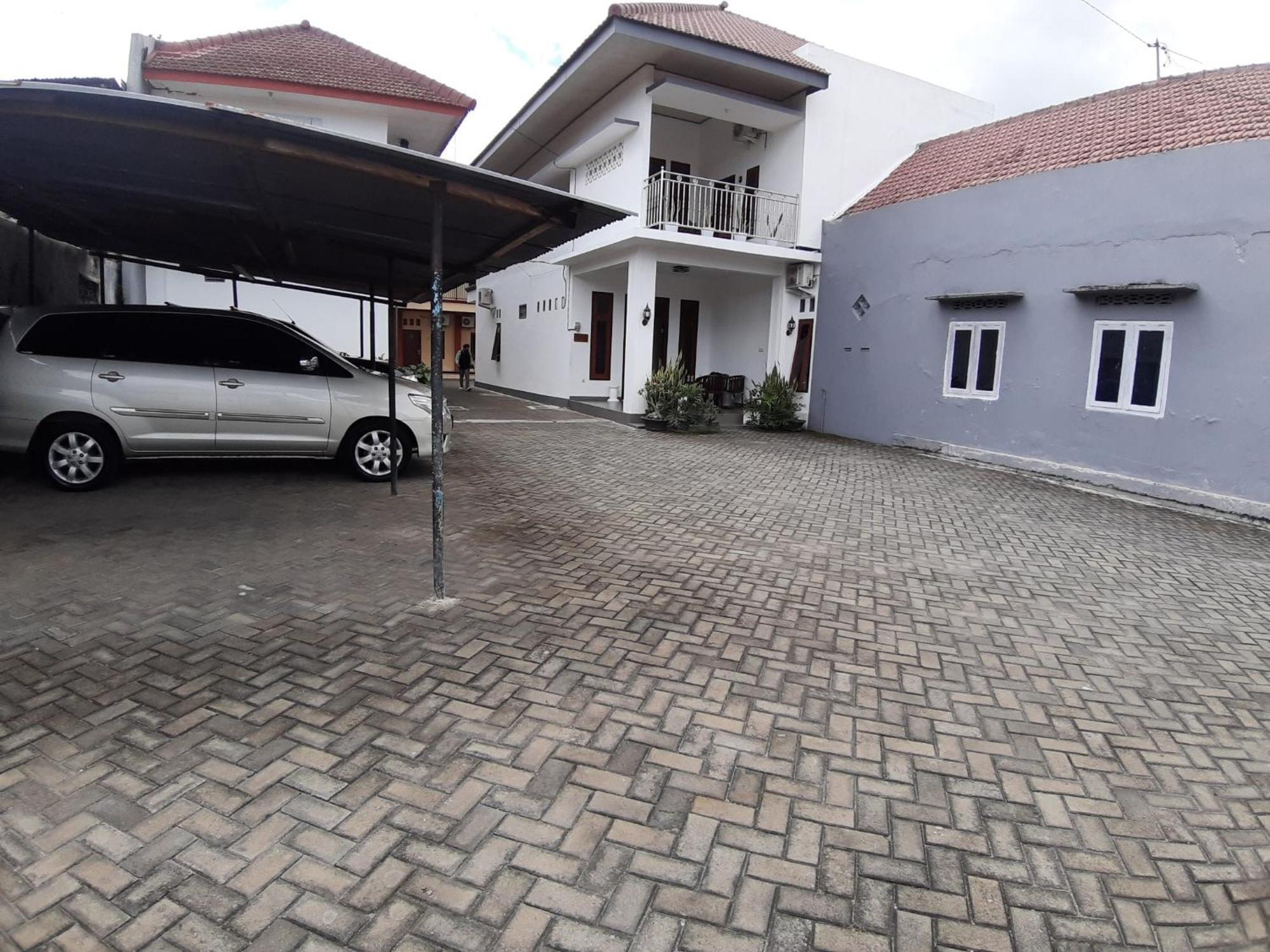 Oyo 2826 Panderman Residence Blitar Kültér fotó