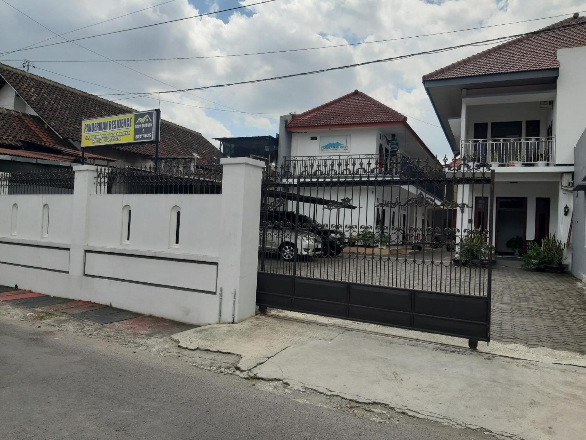 Oyo 2826 Panderman Residence Blitar Kültér fotó