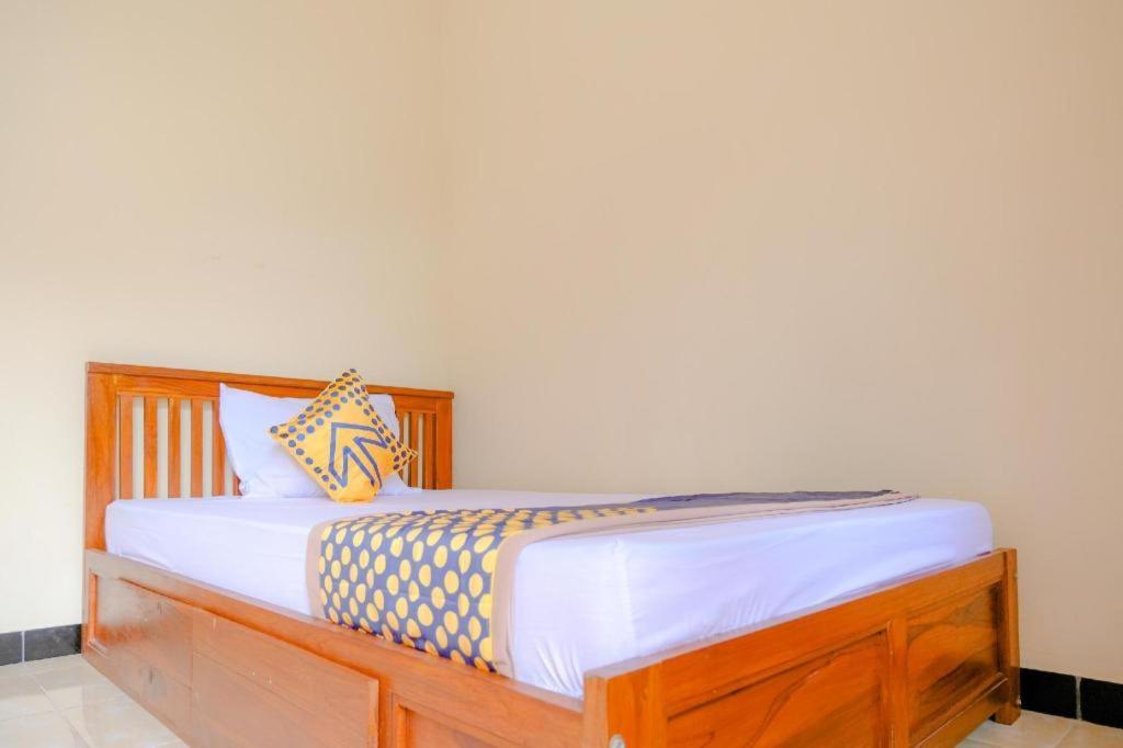 Oyo 2826 Panderman Residence Blitar Kültér fotó