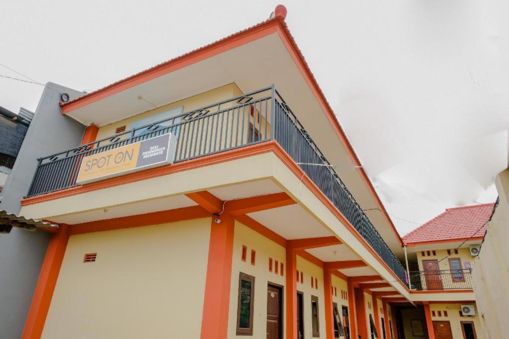 Oyo 2826 Panderman Residence Blitar Kültér fotó